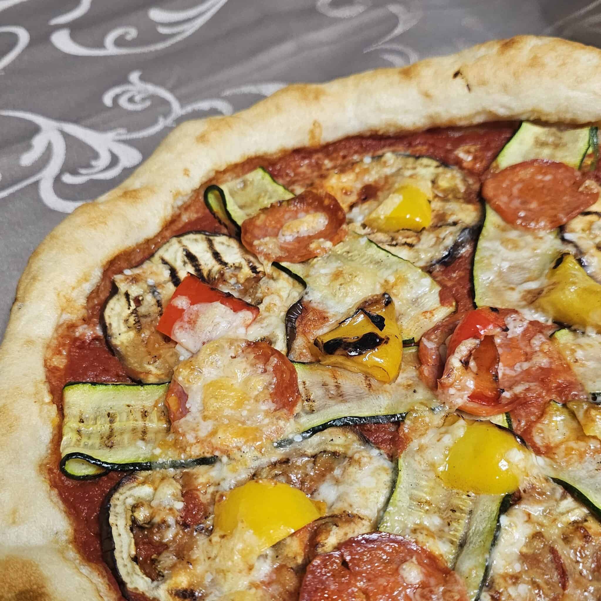 Pizza senza lgutine con vredure grigliare