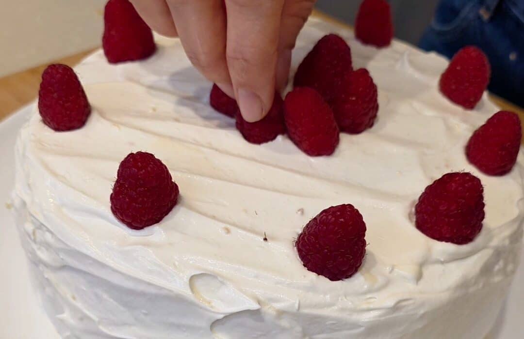 Le decorazioni sulla mia torta di compleanno senza glutine e senza latte