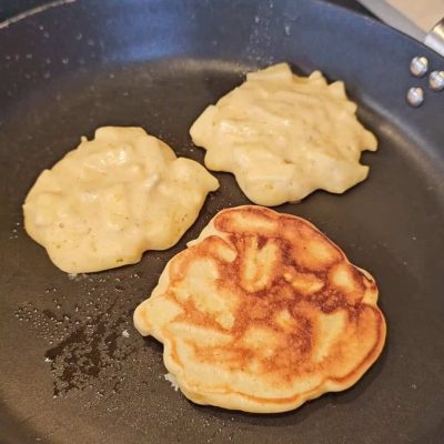 pancake in cottura nella padella