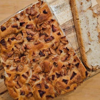 FOCACCIA-ALLE-MELE-SENA-GLUTINE-CELIACHIASTANCA-ALTO