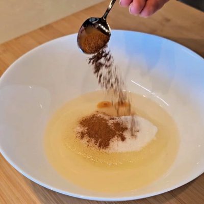 FOCACCIA-ALLE-MELE-SENA-GLUTINE-CELIACHIASTANCA-CANNELLA