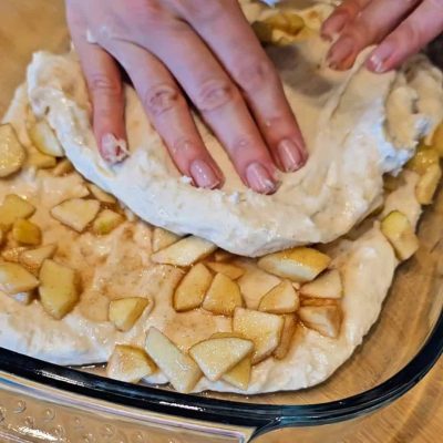 FOCACCIA-ALLE-MELE-SENA-GLUTINE-CELIACHIASTANCA-COPERTURA