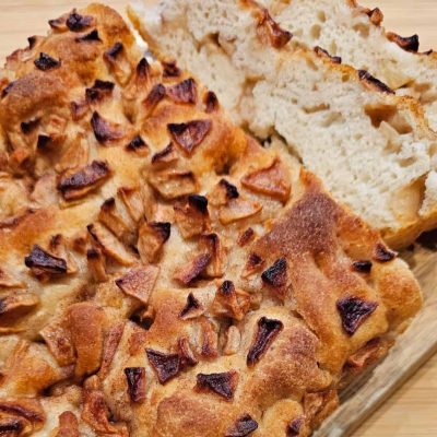 FOCACCIA-ALLE-MELE-SENA-GLUTINE-CELIACHIASTANCA-FINITA
