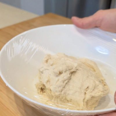 Copro con pellicola L'IMPASTO DEL Si da la forma con le mani al Pane naan senza glutine e senza lattosio versione senza yogurt