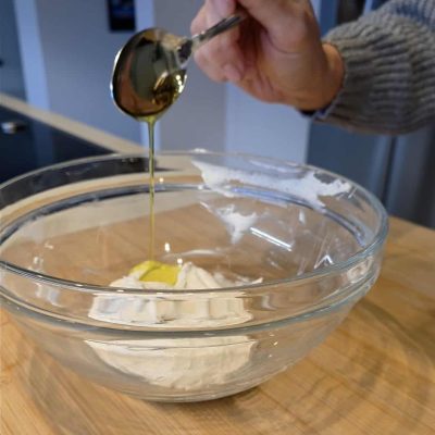 agggiunta olio evo apizza senza glutine sottile.j