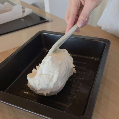impasto della focaccia senza glutine mediterraneanella teglia
